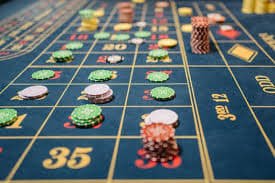Ilustrasi teknologi streaming terbaru untuk game live casino di ketua123